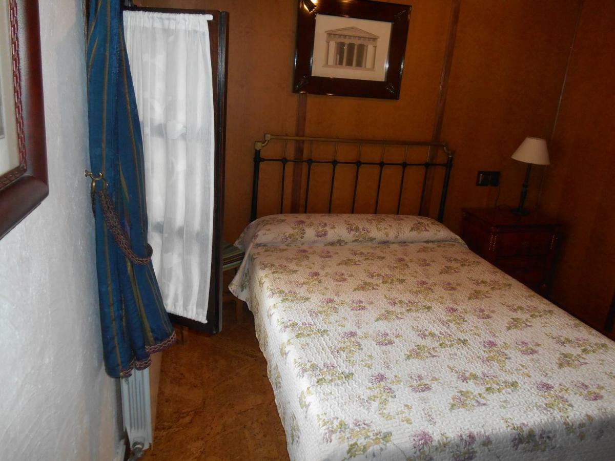 Casa Rural El Hidalgo De Alarcon Guest House Exterior photo
